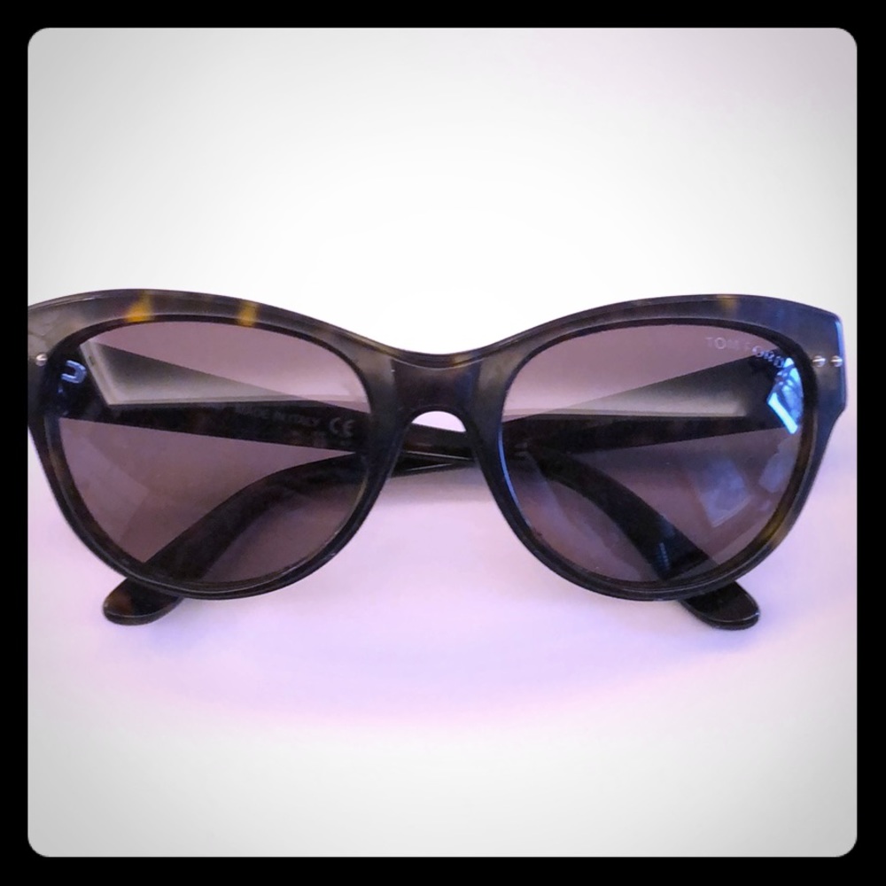 😎 TOM FORD cat eye sunglasses